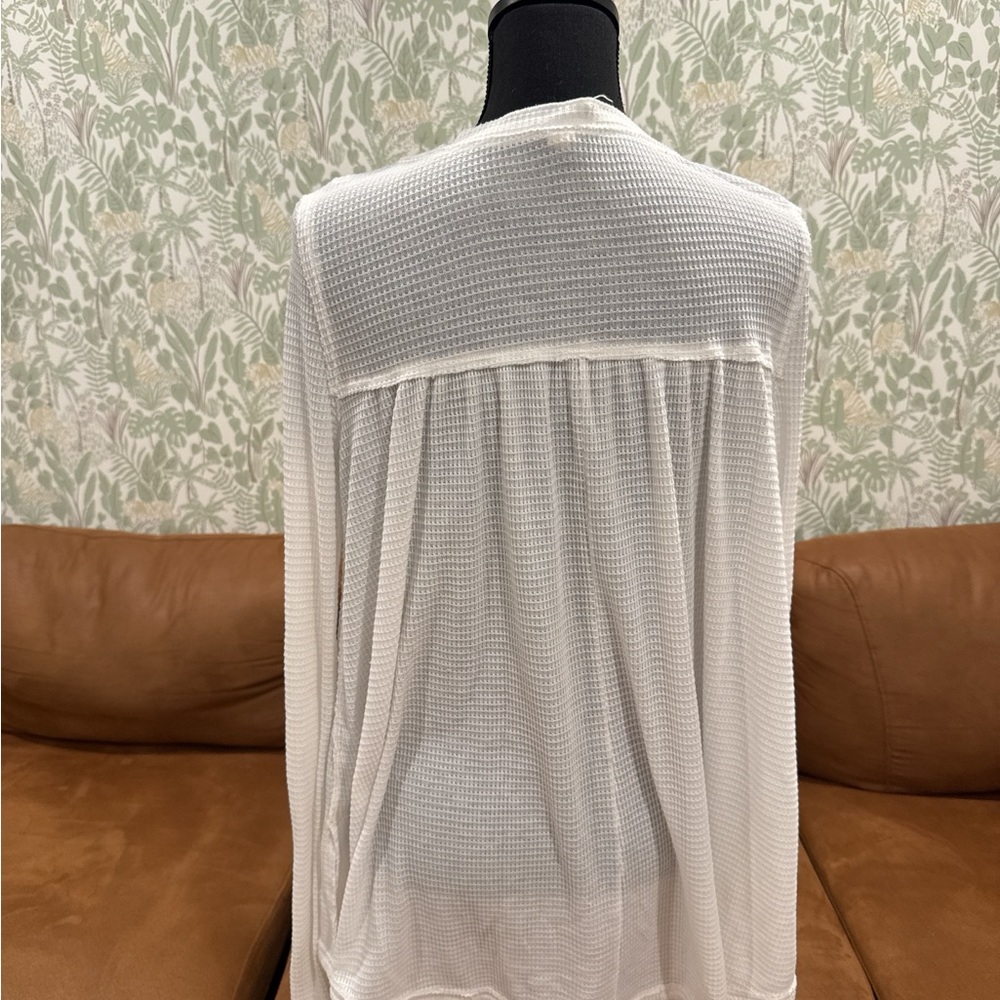 🤍 We The Free by Free People White Waffle Knit Henley Top – Size Small 🤍 - Picture 4 of 6